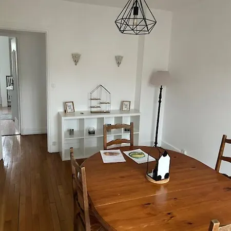 Hubert Apartment